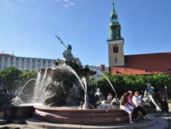 Alexanderplatz, Neptune Fountain