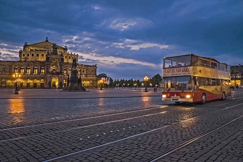 tourist bus dresden