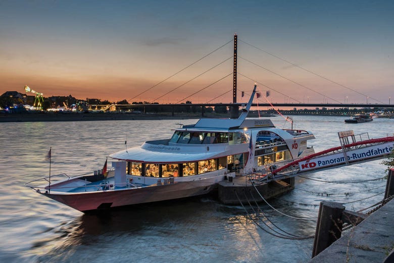 Giro in barca al tramonto a Düsseldorf