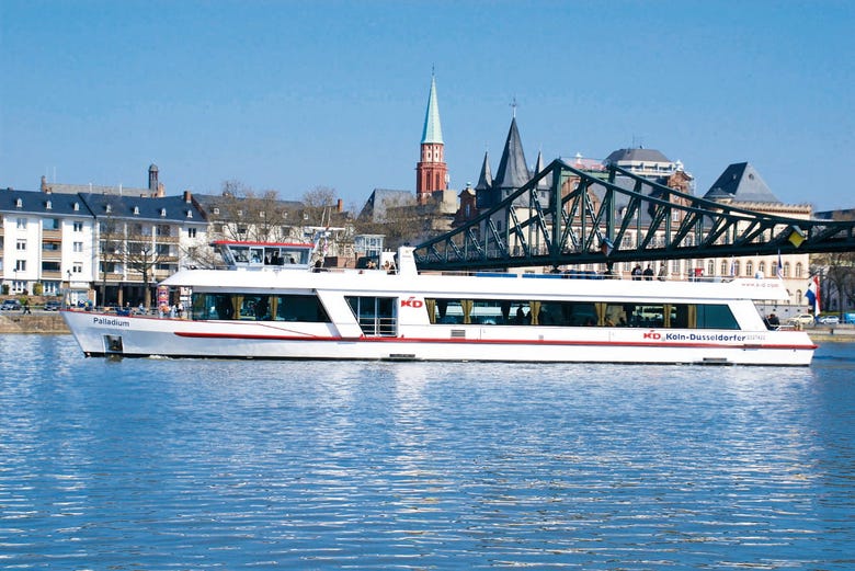 Crucero por el río Meno, en Frankfurt