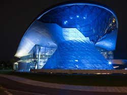 BMW Welt di sera