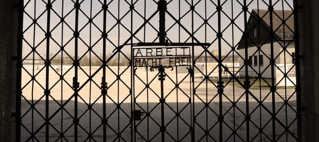 Puerta de entrada a Dachau