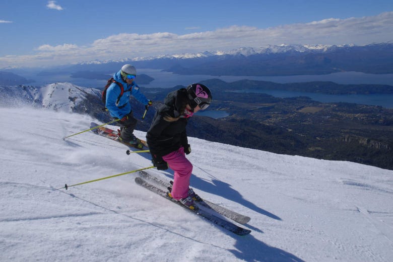Ski sur les pistes du Cerro Catedral