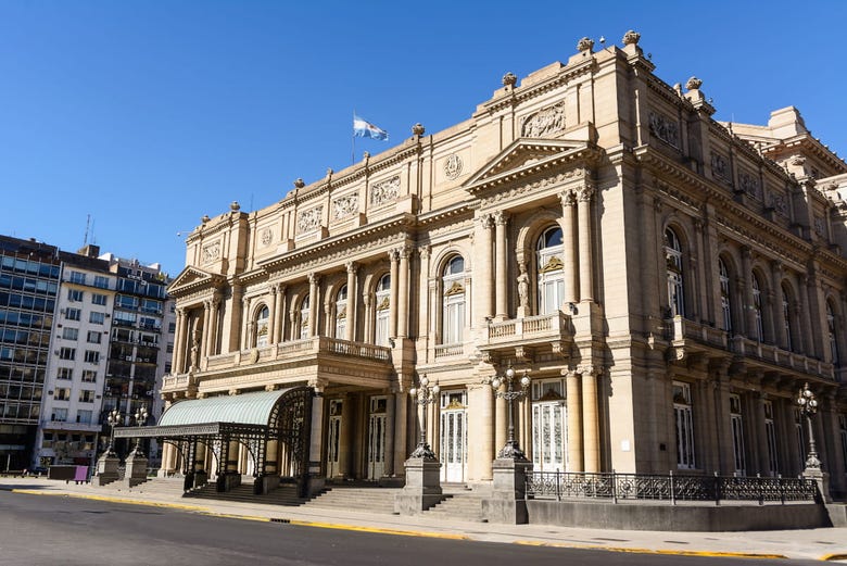El emblemático Teatro Colón