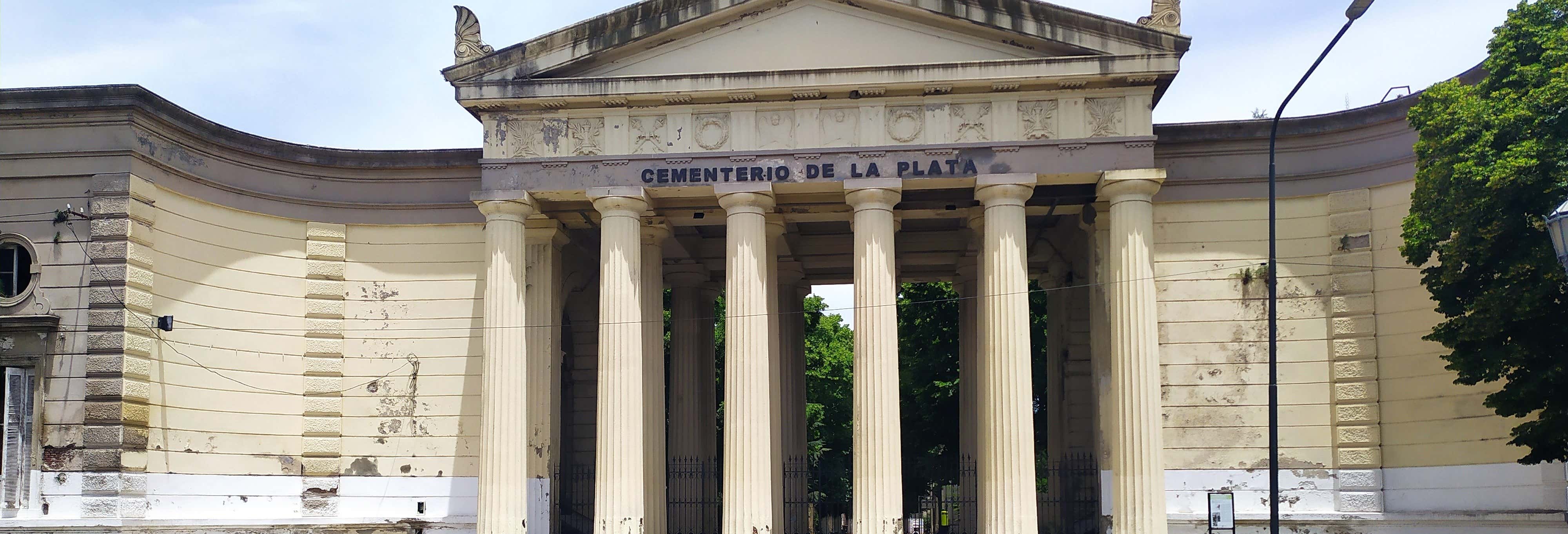 Tour pelo cemitério de La Plata