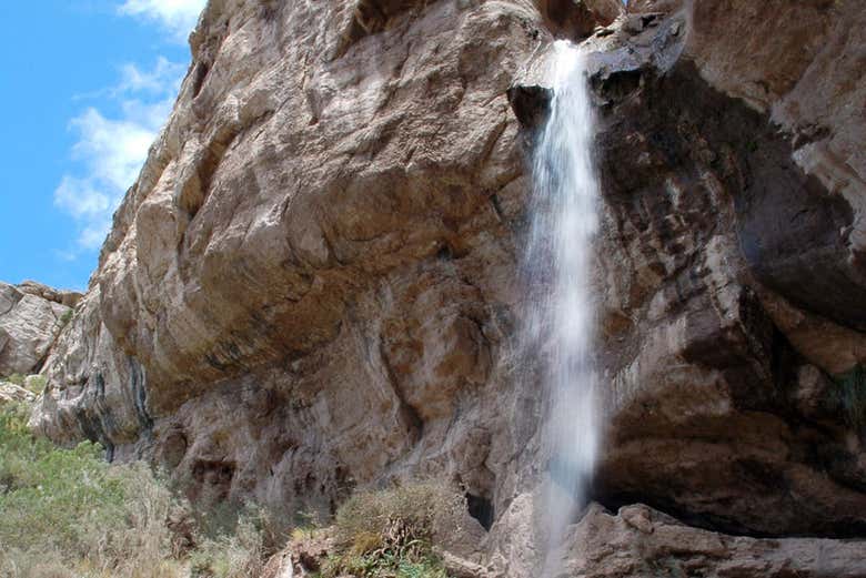 Trekking por la cascada El Salto desde Mendoza