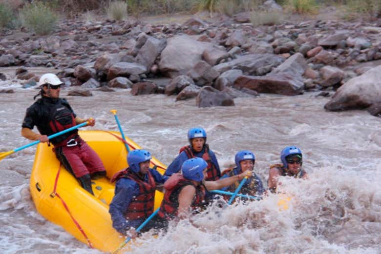 Rafting En Rio Mendoza Desde La Ciudad De Mendoza Civitatis Com