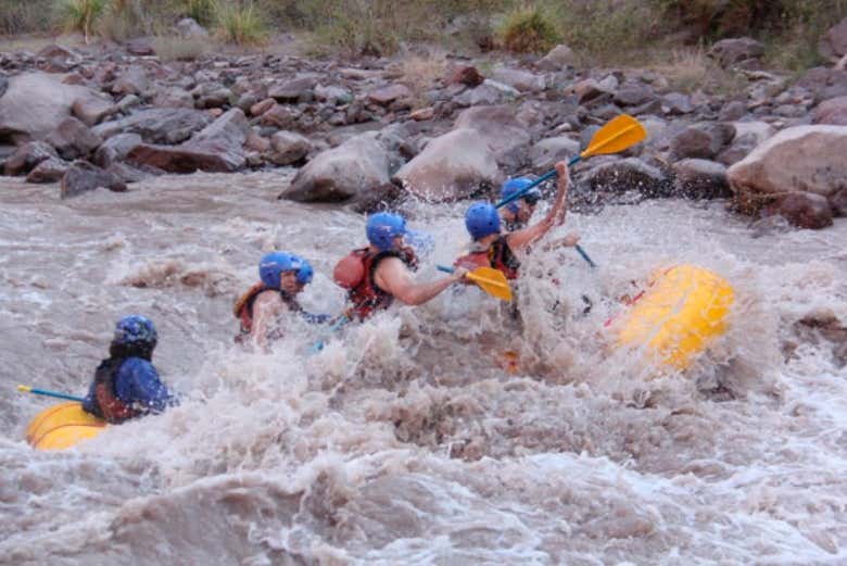 Rafting En Rio Mendoza Desde La Ciudad De Mendoza Civitatis Com