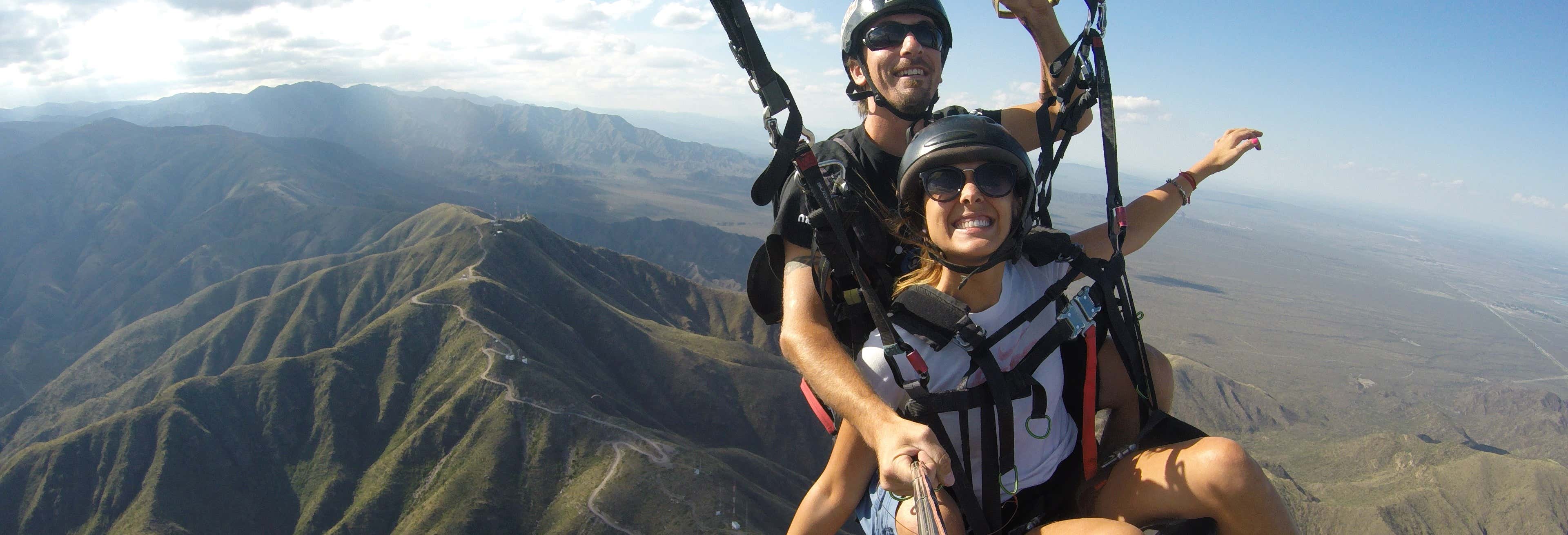 Vuelo en parapente por Mendoza
