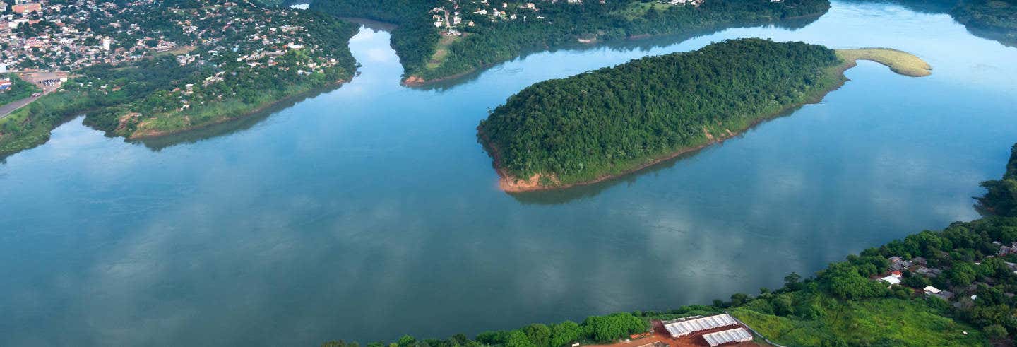 Paseo en barco por los ríos Paraná e Iguazú