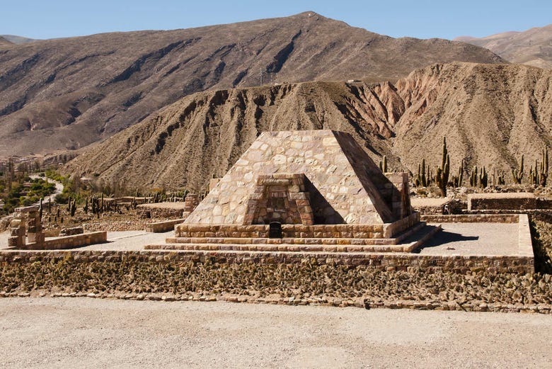 Pirámide en Pucará de Tilcara