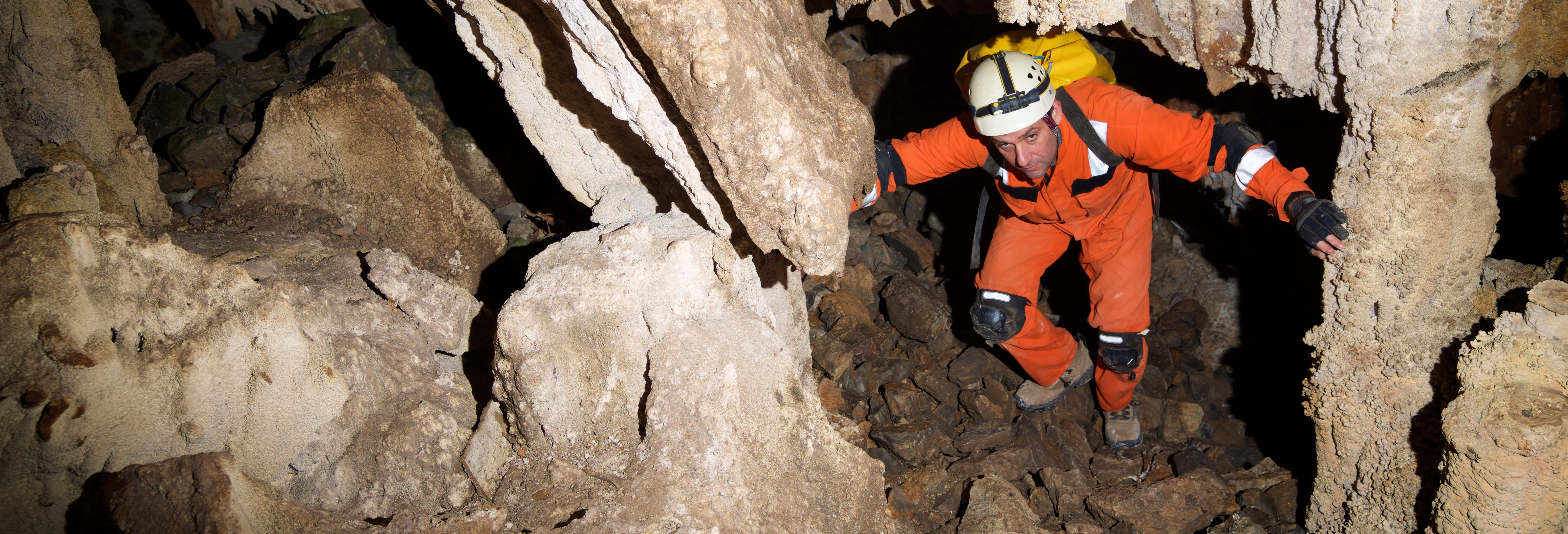 Excursión a la Reserva Natural Caverna de las Brujas