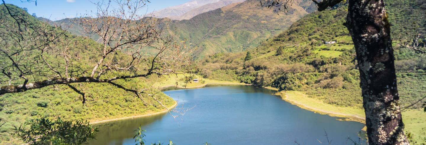 Excursão às Termas de Reyes e lagoas de Yala