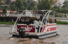 Paseo en barco por el río Paraná
