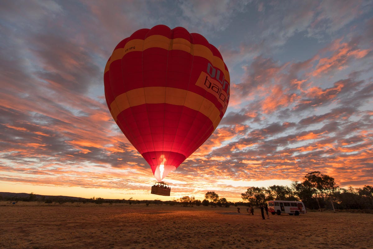 Vol En Montgolfiere Au Dessus D Alice Springs Civitatis Com