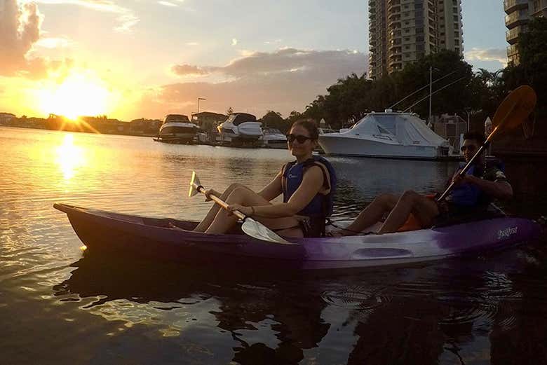 Tour en kayak al atardecer por Gold Coast
