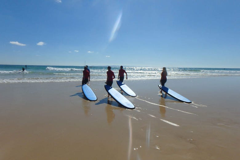 Preparados para praticar paddle surf