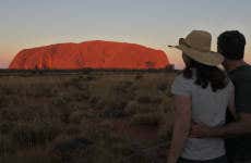 Excursão ao Parque Nacional Uluru-Kata Tjuta ao entardecer
