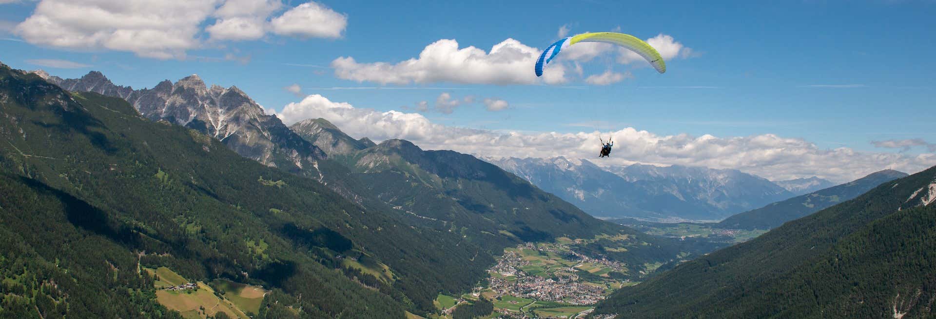 Volo in parapendio nel Tirolo