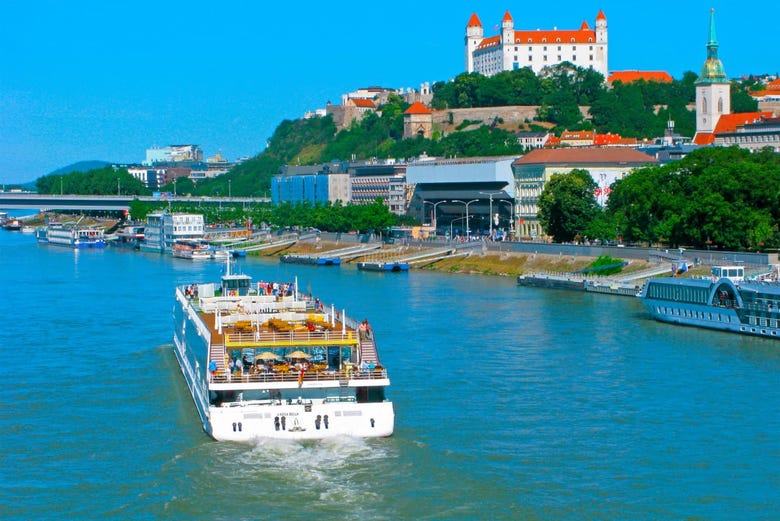 Viaggio in catamarano da Bratislava a Vienna