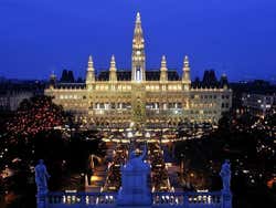 Vienna's Rathaus and Christmas market