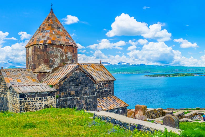Sevanavank, en el lago Sevan (Armenia)