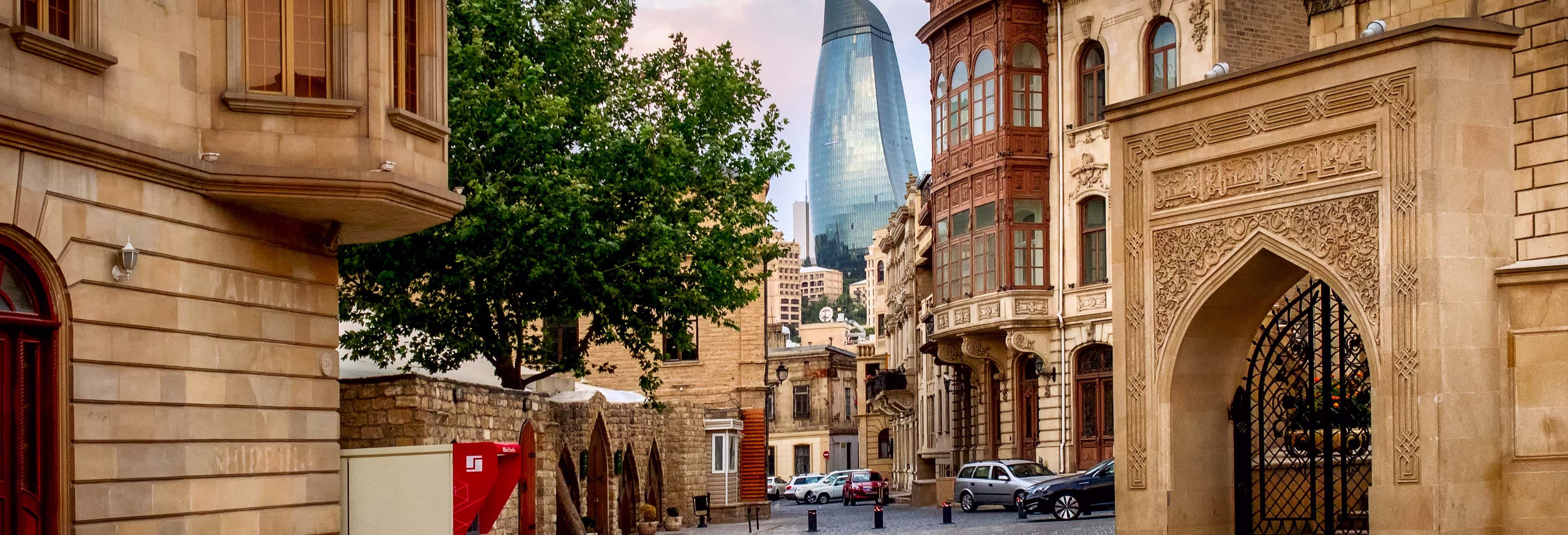 Tour privado por Baku com guia em português