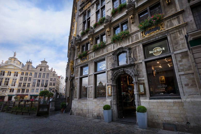 Hard Rock Cafe Brussels, in the heart of the Grand Place