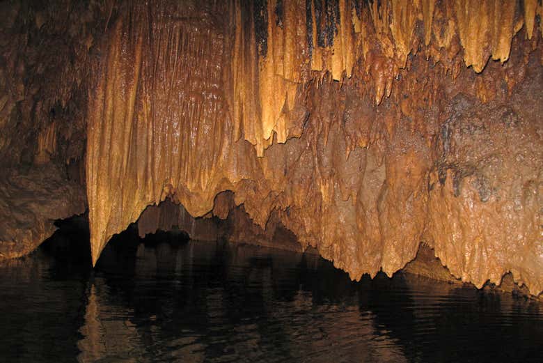 Interior de la cueva Actun Tunichil Muknal - Interior de la cueva Actun Tunichil Muknal