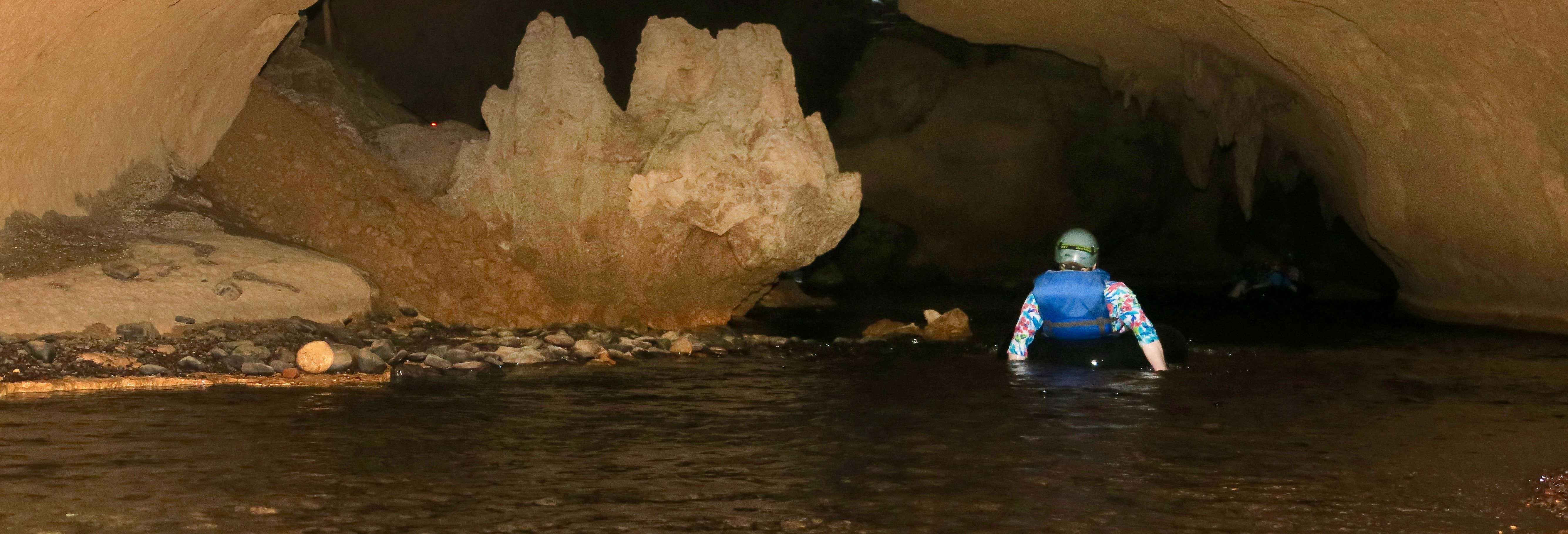 Parque Nacional Blue Hole + Cave tubing