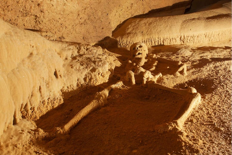 Uno degli scheletri della grotta Actun Tunichil Muknal