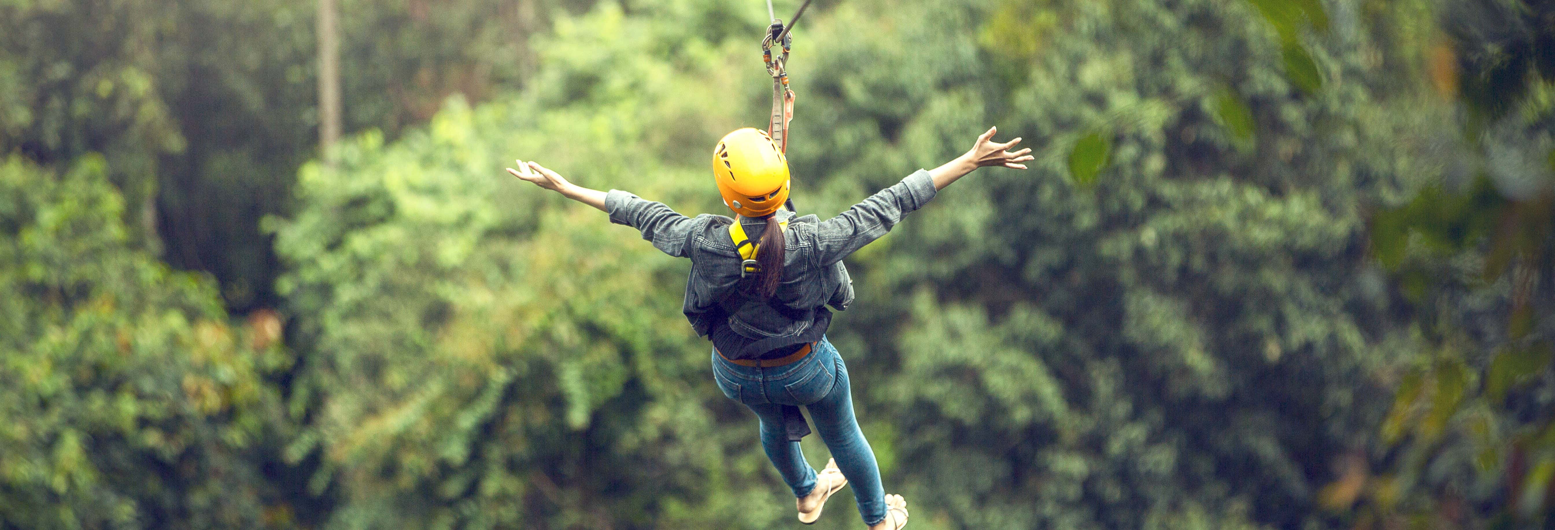 Tirolesa e Cave Tubing no Parque Jaguar Paw