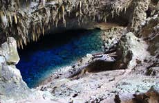 Visita guiada pela gruta do Lago Azul