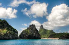 Tour de canoa havaiana por Fernando de Noronha