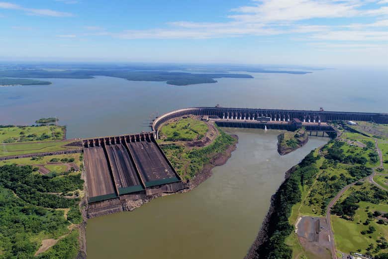 Excursão à usina de Itaipu saindo de Foz do Iguaçu