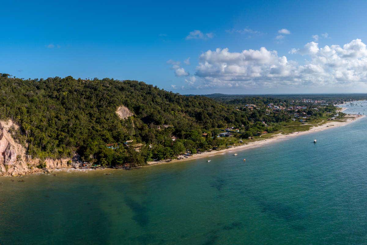 Excursão Gamboa de barco saindo de