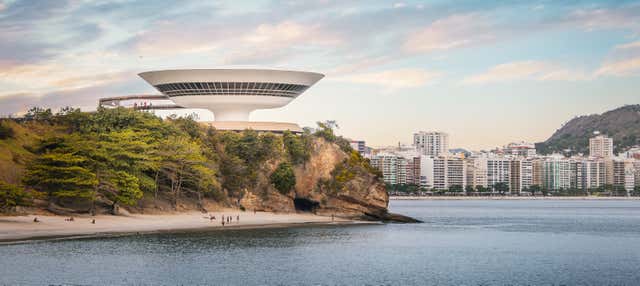 Excursion à Niterói et visite des monuments de Niemeyer