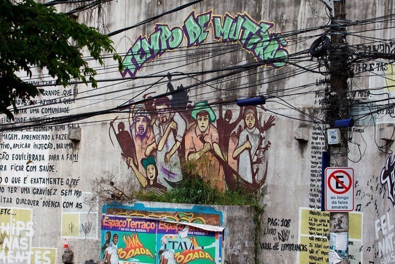 The famous graffiti or Rocinha