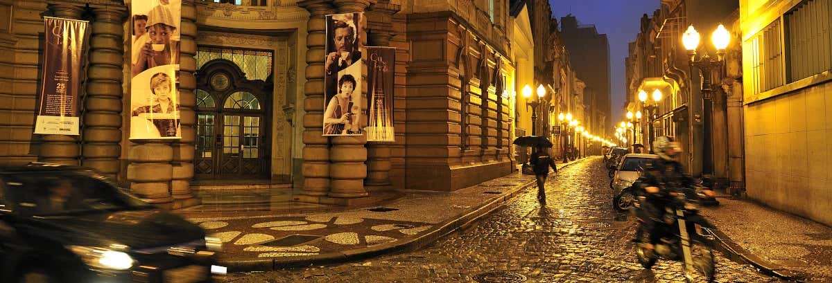 Tour nocturno privado por Santos