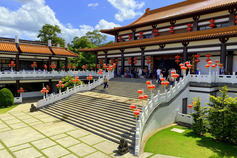Entrada do templo Zu Lai