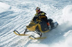 Paseo en moto de nieve por Borovets
