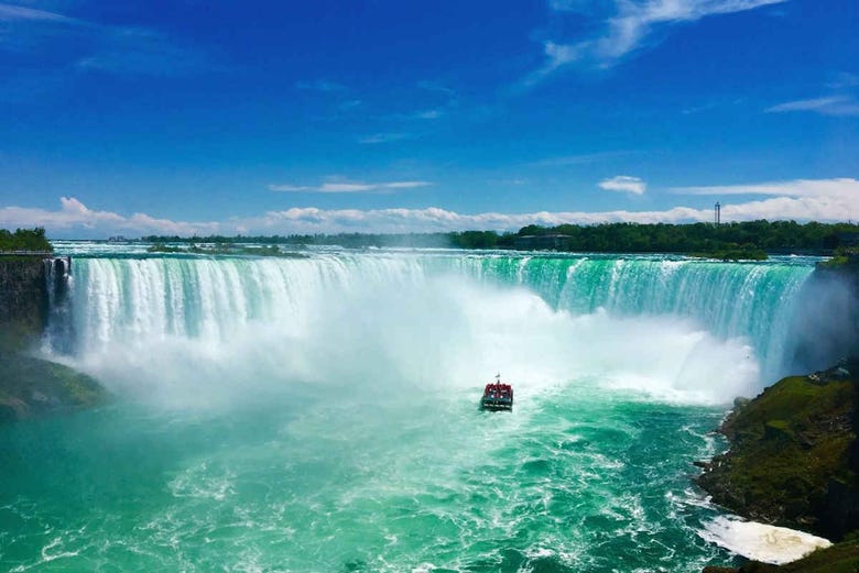 En bateau aux chutes du Niagara