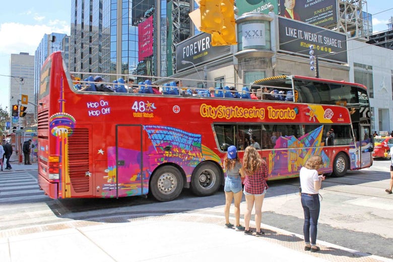 Exploring Toronto on the tourist sightseeing bus