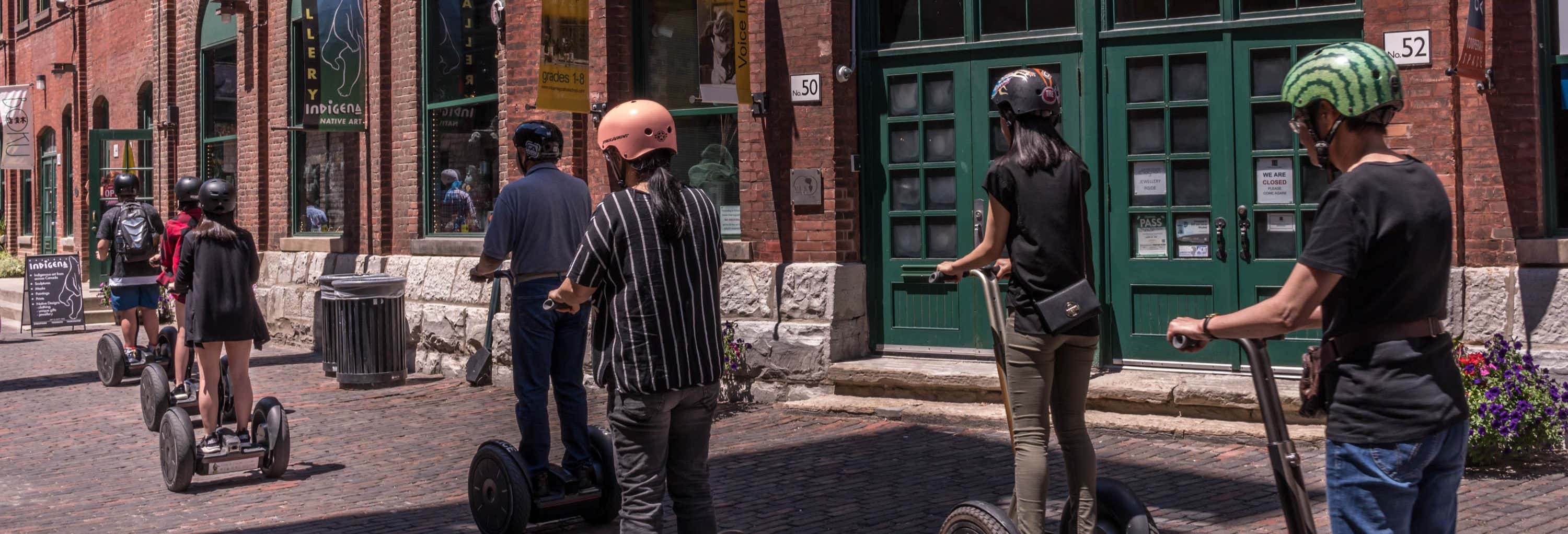 Tour en segway por el Distillery District desde Toronto