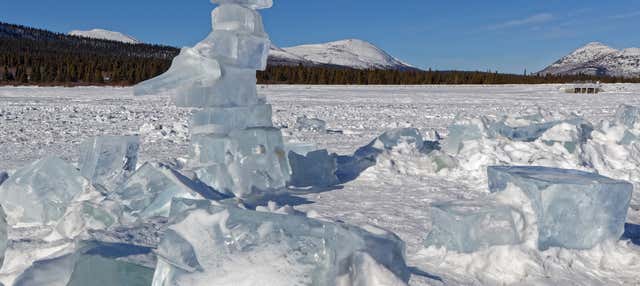 Pesca en el hielo en Whitehorse + Raquetas de nieve
