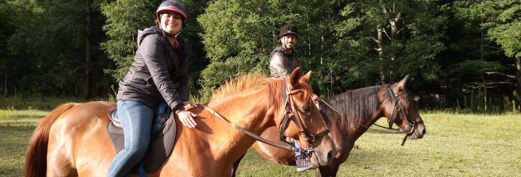 Passeio a cavalo pelas margens do rio Liucura
