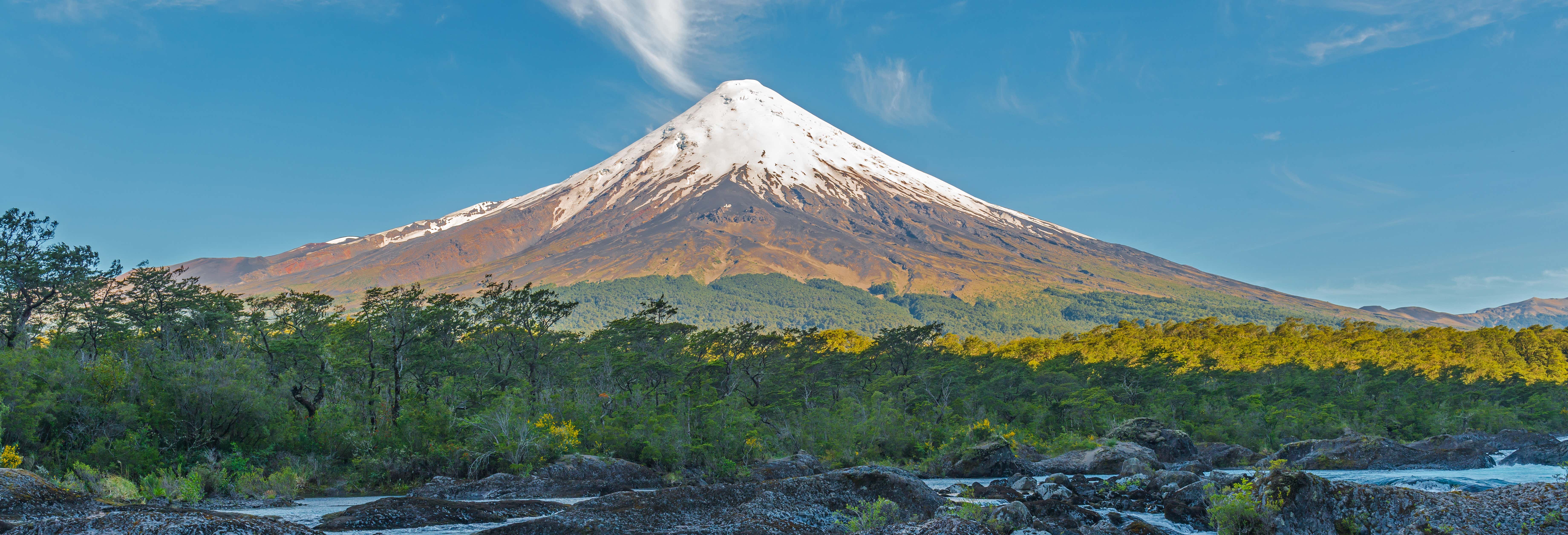 Excursión a los Saltos de Petrohué y volcán Osorno