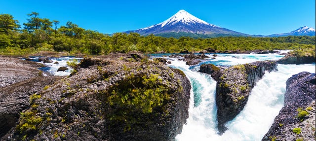 Excursión a los Saltos de Petrohué y volcán Osorno