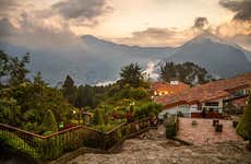 Atardecer en cerro Monserrate y Usaquén + Cena en Andrés DC