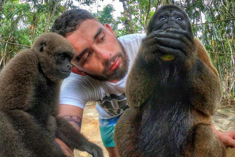 Playing with monkeys in the heart of Mocagua - Playing with monkeys in the heart of Mocagua